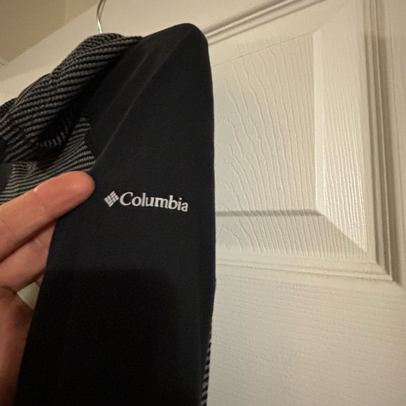 Columbia hoodie,size medium - Picture 3 of 4